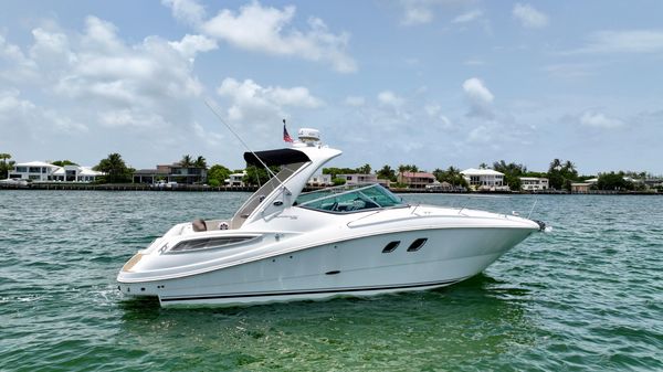 Sea Ray 330 Sundancer
