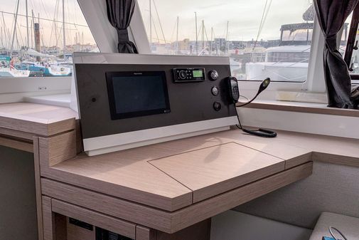 Fountaine Pajot Lucia 40 image