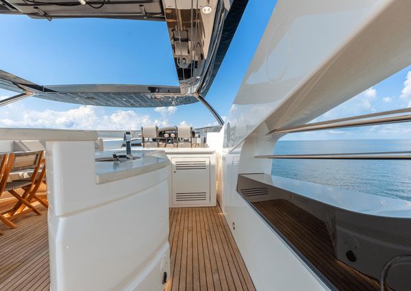 Sunseeker 95 Yacht image