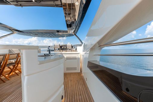 Sunseeker 95 Yacht image