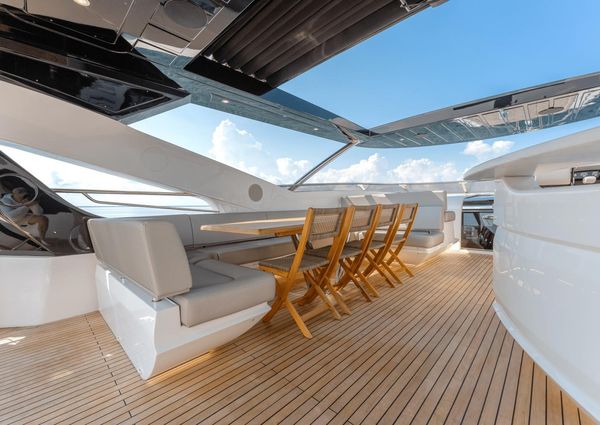 Sunseeker 95 Yacht image