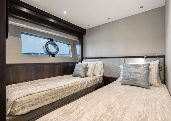 Sunseeker 95 Yacht image