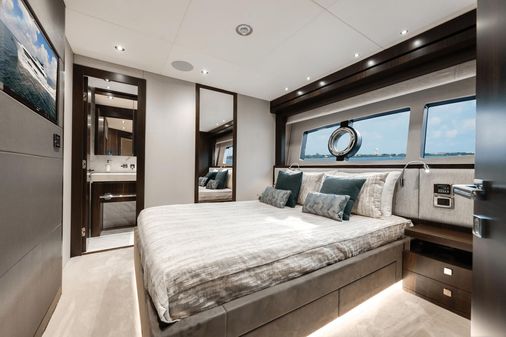 Sunseeker 95 Yacht image