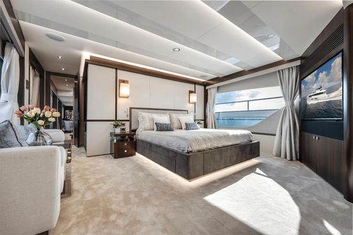 Sunseeker 95 Yacht image