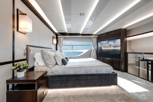 Sunseeker 95 Yacht image