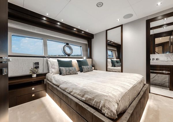 Sunseeker 95 Yacht image