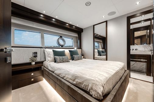 Sunseeker 95 Yacht image