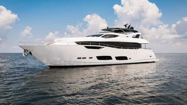 Sunseeker 95 Yacht
