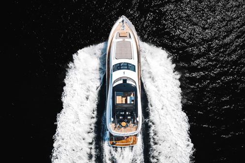 Sunseeker 95 Yacht image