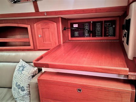 Pacific Seacraft 31 image