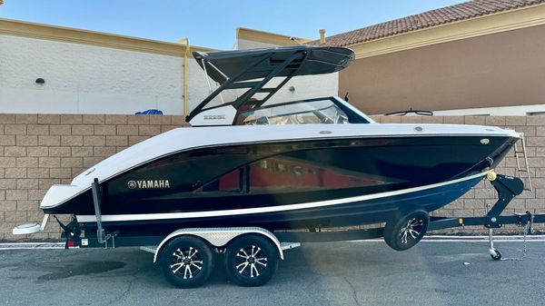 Yamaha Boats 222SE 