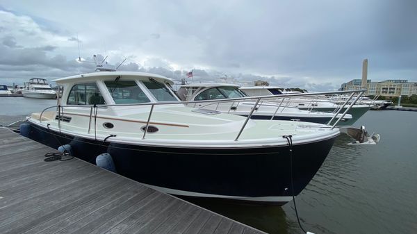 Back Cove 32