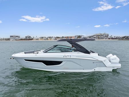 Cruisers Yachts 34 GLS Outboard image