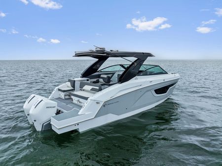 Cruisers Yachts 34 GLS Outboard image