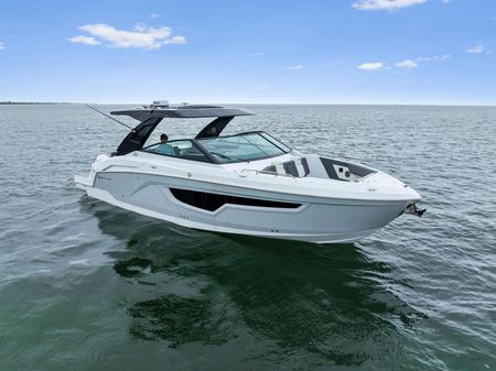 Cruisers Yachts 34 GLS Outboard image