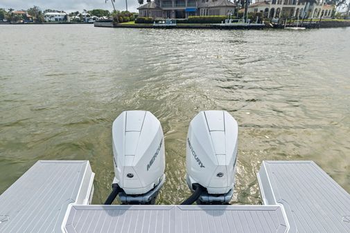 Cruisers Yachts 34 GLS Outboard image