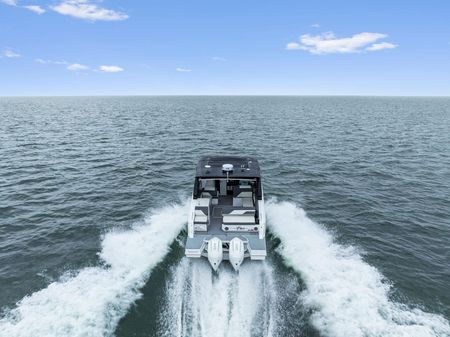 Cruisers Yachts 34 GLS Outboard image