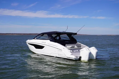 Cruisers Yachts 42 GLS OB image