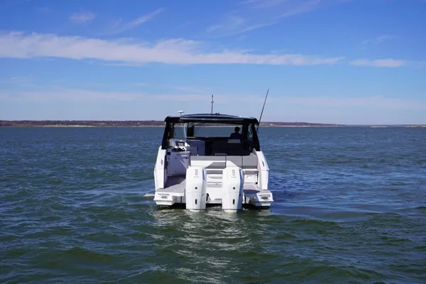 Cruisers-yachts 42-GLS-OB image