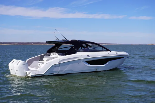 Cruisers-yachts 42-GLS-OB image