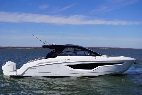 Cruisers-yachts 42-GLS-OB image