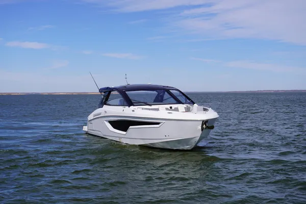 Cruisers-yachts 42-GLS-OB image