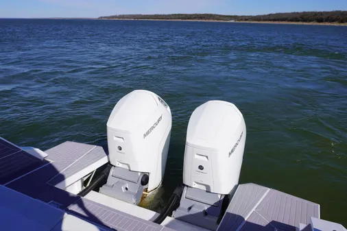 Cruisers Yachts 42 GLS OB image