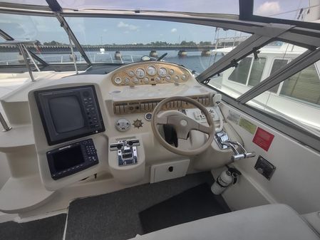 Cruisers Yachts 3870 Esprit image