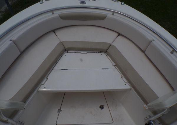 Robalo 2420-CENTER-CONSOLE image