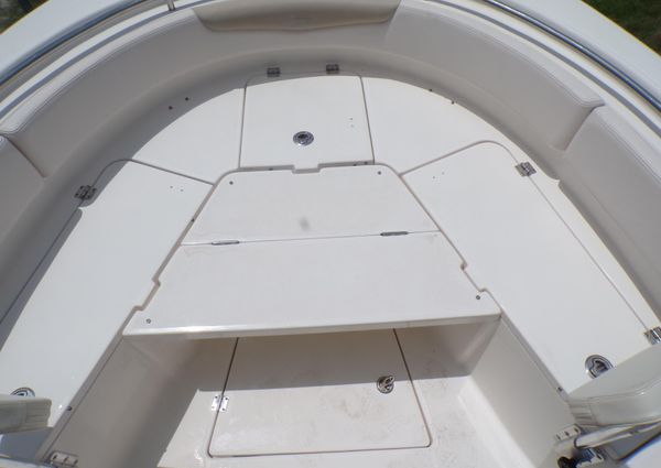 Robalo 2420-CENTER-CONSOLE image