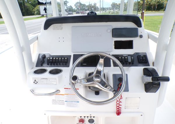 Robalo 2420-CENTER-CONSOLE image