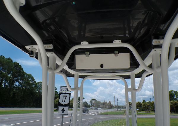 Robalo 2420-CENTER-CONSOLE image