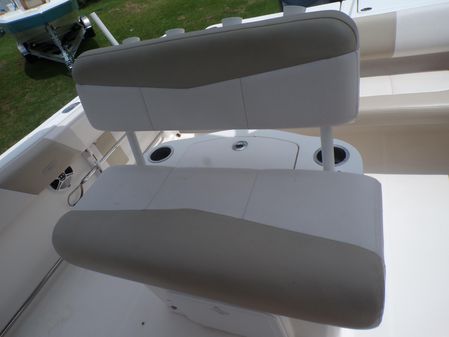 Robalo 2420-CENTER-CONSOLE image