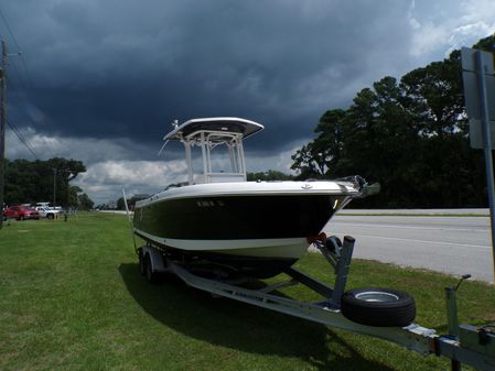 Robalo 2420-CENTER-CONSOLE image