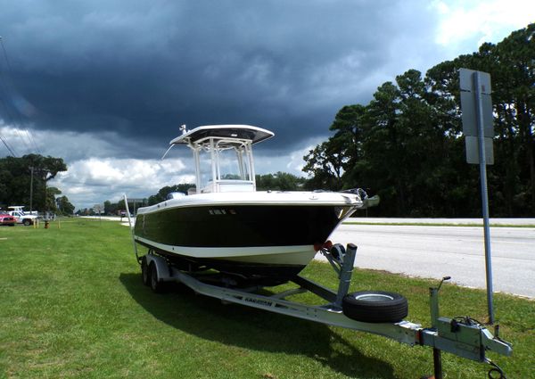 Robalo 2420-CENTER-CONSOLE image