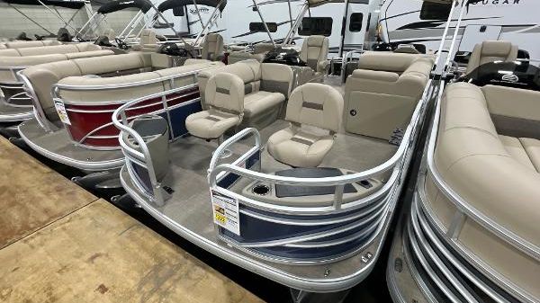 Sun Tracker Fishin' Barge 20 DLX 