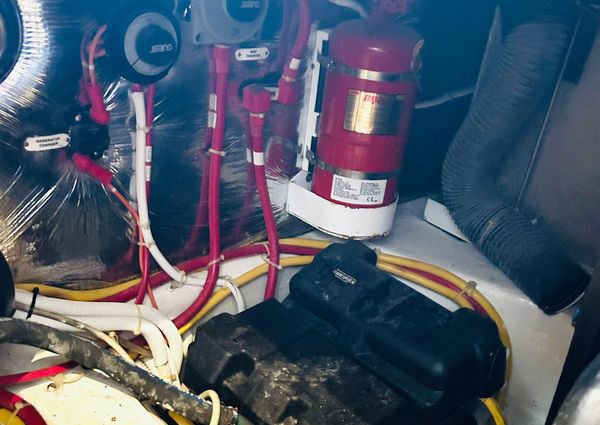 Carver 41 Cockpit Motor Yacht image