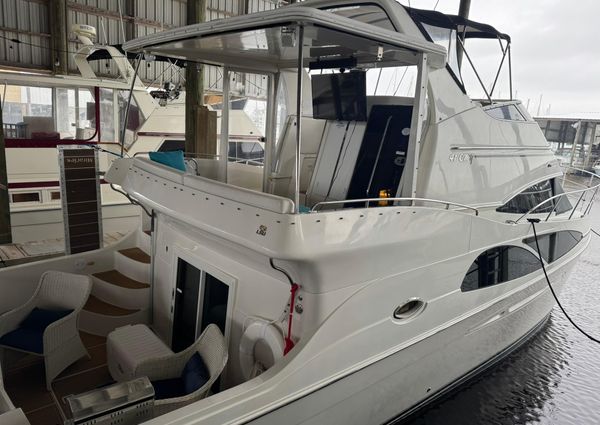 Carver 41 Cockpit Motor Yacht image