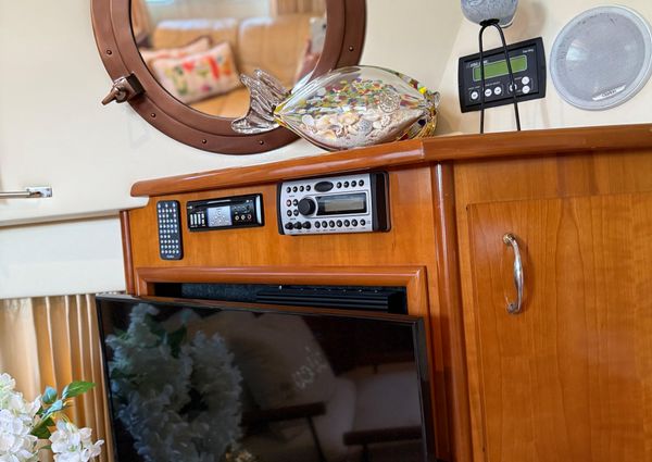 Carver 41 Cockpit Motor Yacht image