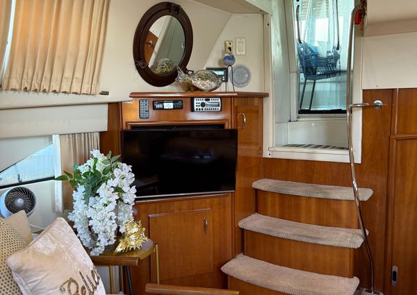 Carver 41 Cockpit Motor Yacht image