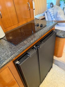 Carver 41 Cockpit Motor Yacht image