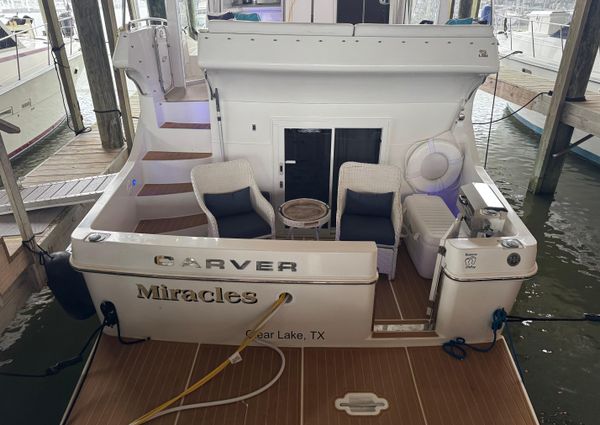 Carver 41 Cockpit Motor Yacht image