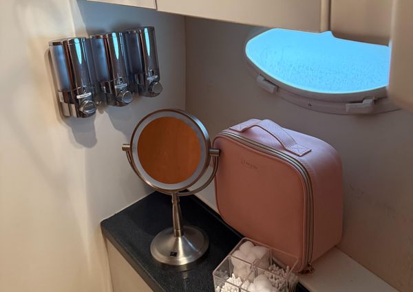 Carver 41 Cockpit Motor Yacht image