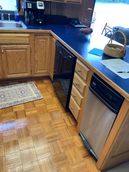 Lakeview 70 image