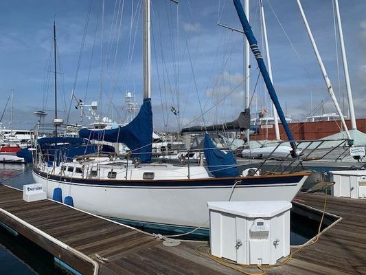 Vagabond Westwind 38 - main image
