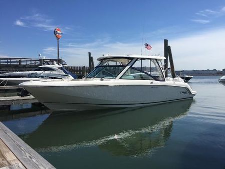 Boston Whaler 320 Vantage image