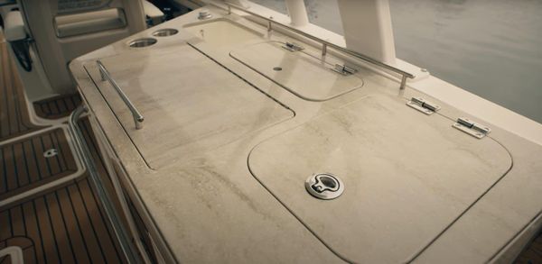 Boston Whaler 320 Vantage image