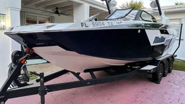 Malibu M240