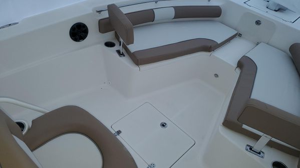 Sea Born LX24 Center Console image