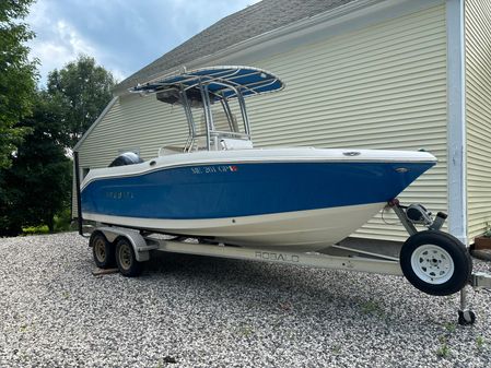 Robalo R200 Center Console image